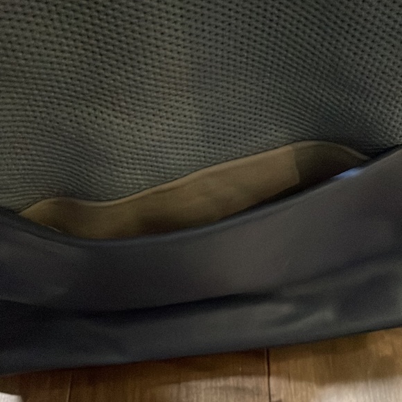 Skagen soft all leather steel blue purse. - Picture 8 of 13